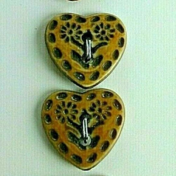 Vintage Buttons Hearts Daisy Flowers Hand Knit 2 Cards Flora K1001 Wool Cardigan - Picture 2 of 16